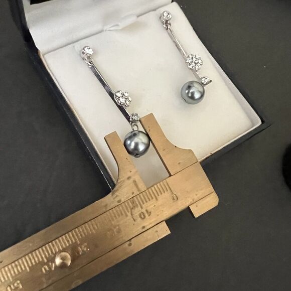 Art de Franco Swarovski Elements and Pearl Dangle Drop Post Earrings 8mm - Picture 10 of 10
